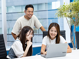 株式会社ラヴィリ SNSマーケのプランナー／未経験歓迎／年休127日（土日祝）