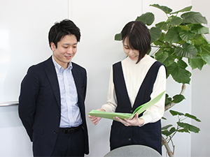 株式会社希学園 学習塾の事務スタッフ／賞与4.6ヶ月分／残業月平均5h