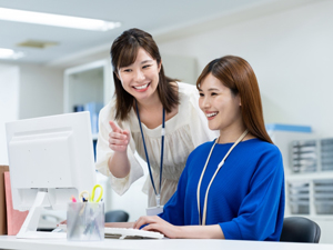 クロバー株式会社 貿易事務／年休124日／土日祝休み／賞与実績4カ月分