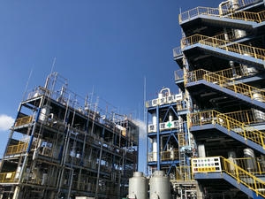 日本リファイン株式会社 フォークリフトオペレーター／年休128日／未経験可／賞与年2