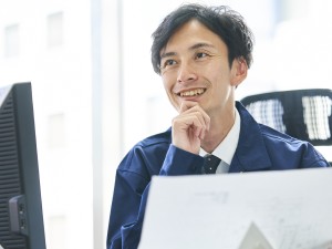 ジャパンウェイスト株式会社 事務／月給25万円以上／フレックス勤務／年130日以上休み