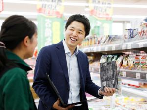 株式会社神戸物産【プライム市場】 業務スーパーのバイヤー・企画開発／職種未経験歓迎／土日休み