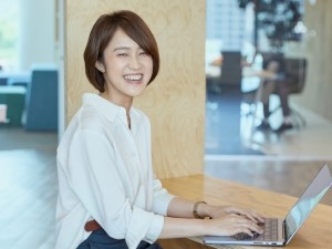 Ｓｏｌｖｖｙ株式会社【グロース市場】 事務（リーダー候補）／年休120日／年収500万円～／残業少