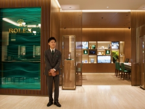 有限会社福田 販売スタッフ／未経験歓迎／残業月5h／昨年度賞与8カ月分実績