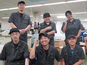 株式会社ジェイビーエフサプライ 印刷加工機械のオペレーター／未経験歓迎／土日休み／賞与年2回