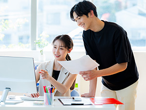 株式会社ディー・クエスト 相談窓口の運営・管理／完休2日制（土日祝休）／月給30万円～