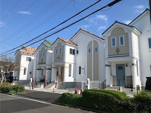 株式会社イーカム 設計・開発（申請）／年間休日120日／土日休／残業ほぼなし