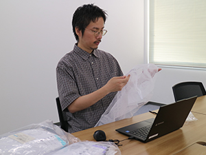 株式会社アクシス 品質管理・物流管理／英語が活かせる／完全週休2日／未経験歓迎