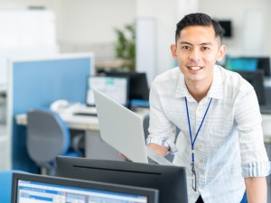 株式会社ダッシュフォワード ITエンジニア／年休120日以上／賞与年2回／リモート可