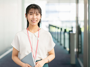 株式会社ジェイ・エス・エス 経理部総合職／実働7.5h／土日祝休み／JALグループ