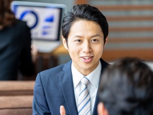流浸工業株式会社 営業職（管理職）／土日祝休／年間休日122日／賞与年2回