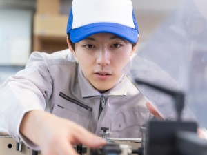 九州運輸センター協同組合 半導体製造装置のメンテナンス／未経験歓迎／年間休日125日