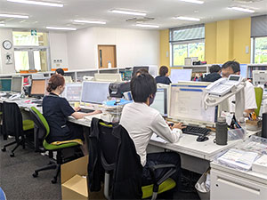 都ユニリース株式会社 病院等の制服レンタルの会社／未経験OK／年休120日