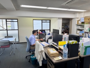 株式会社信陽 総務／管理職候補／賞与年2回／年休120日～／土日祝休み
