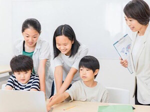 ラインズ株式会社 教育サポートスタッフ／未経験歓迎／UIターン歓迎／土日祝休