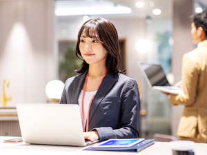 株式会社ジョブズコンストラクション 施工管理アシスタント／年休最大130日／未経験歓迎！
