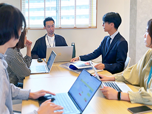 西川コミュニケーションズ株式会社 企画営業／賞与平均4ヶ月分／年休121日以上／リモートあり