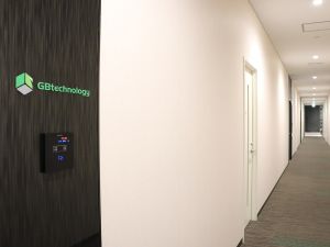 ＧＢｔｅｃｈｎｏｌｏｇｙ株式会社 事務職／土日祝休／車通勤可／綺麗なオフィスにオシャレなカフェ