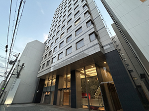株式会社ザイム 経理事務／月額30万円～（年俸制）／完全週休二日・駅徒歩2分