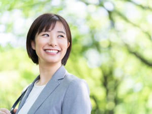 小田原ヤクルト販売株式会社(株式会社ヤクルト本社のグループ会社) 未経験歓迎／ヤクルトの営業職／土日休み／定時退社／女性活躍中
