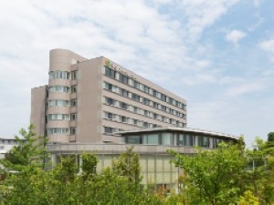 特定医療法人社団　勝木会　やわたメディカルセンター(勝木グループ) 総合職（総務・営業・企画・人事・広報）／賞与年3回／車通勤可
