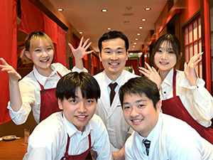 株式会社クォーク 総合職（店長候補／キッチン・ホール）／未経験OK・月給29万