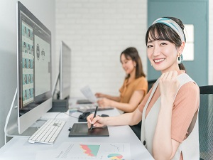 株式会社ＰＥＲＳＯＮＡＬ　ＰＲＯＭＯＴＩＯＮ 動画クリエイター／未経験歓迎／年休120日／月給30万円以上