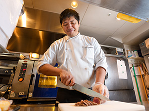 互福興業株式会社（八重洲ターミナルホテル・レストラン CAche CAche） 老舗ホテル内レストランのキッチンスタッフ／深夜・早番ほぼ無し