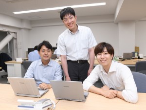 株式会社白崎コーポレーション 防草シートの法人営業／年休124日／賞与実績4カ月分以上
