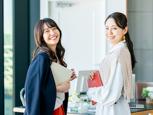 タイムズ２４株式会社(パーク２４グループ) 一般事務職／土日祝休み／年休122日／正社員登用あり