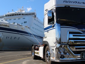 パシフィックリレー株式会社 未経験歓迎のトレーラードライバー／月収50万円可／賞与年2回