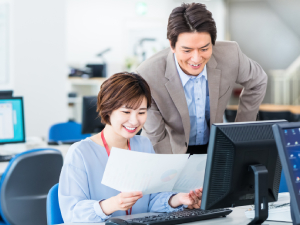 朝日青果株式会社(ベジテックグループ) 管理部門スタッフ／土日休み／基本定時退社／家族手当あり