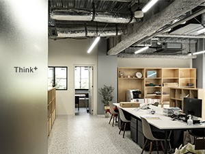 株式会社シンクタス 空間デザインを手掛ける営業職／フレックス／土日祝休／駅チカ