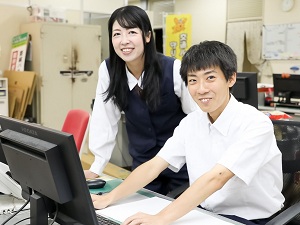 国際興業株式会社 運行管理／未経験歓迎／年休120日／残業少／年収420万円～