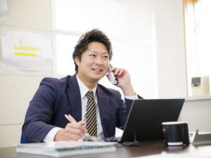 株式会社TOMIYO JOB(富世ホールディングスのグループ会社) 人材コーディネーター／月給26万円～／土日祝休み／未経験歓迎