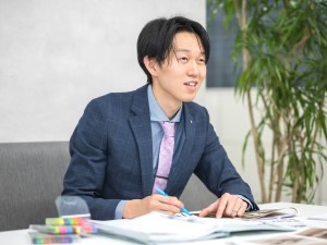 株式会社綜合デザイン 営業職／年休123日／土日祝休み／フレックス制／退職金制度有