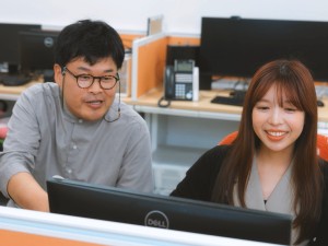 株式会社プラスバイプラス CADソフトカスタマーサポート／年休125日／賞与4.5カ月