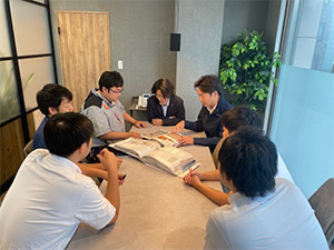 株式会社イズミリフォーム(タウングループ) 空間コーディネーター／月給50万円以上可／社宅有／賞与3回