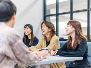 株式会社Ｂａｍｏｓ 人事／未経験OK／月額33.3万円～／年休125日