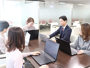 西川コミュニケーションズ株式会社 企画営業／賞与平均4ヶ月分／年休121日以上／リモートあり