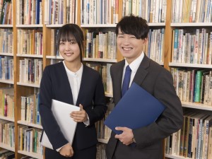 株式会社ヴィアックス 図書館運営アドバイザー／未経験歓迎／月給26万5000円以上