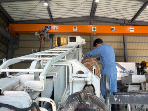 ロジコム・ワン株式会社 レア求人！特殊車両整備士／週休2日制・月給25万円～