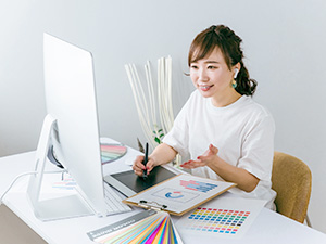 Ｓｃａｌｅ‐ＵＰ株式会社 Webデザイナー／土日祝休・完全週休2日／年間休日120日～