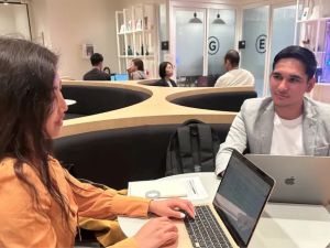 株式会社ジンザイベース 採用コンサルティング／未経験歓迎／土日祝休み／リモート可