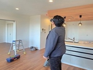 株式会社ビーアドバンス リノベーション企画営業／月給30万円～／年休129日／残業少