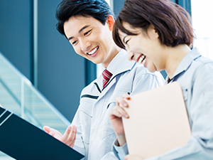 ランスタッド株式会社 物流現場でのスタッフリーダー／未経験歓迎／年間休日189日