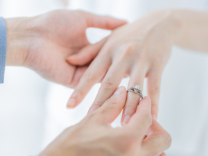 株式会社ウェブ 結婚情報サービスの店長候補／年収500万円～／年休116日