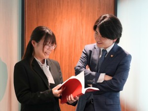 アトム法律事務所弁護士法人 庶務スタッフ（未経験歓迎／残業なし／年間休日125日）