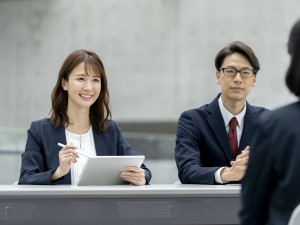 株式会社Ｗａｖｅ　Ｔｅｃｈｎｏｌｏｇｙ 即戦力採用・人事総務職／年間休日125日／月給26万円以上