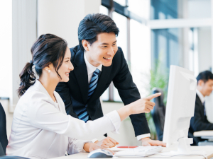 株式会社データネットジャパン(日昭電気グループ) 経理・人事スタッフ／幹部候補募集／年休120日／残業ほぼなし